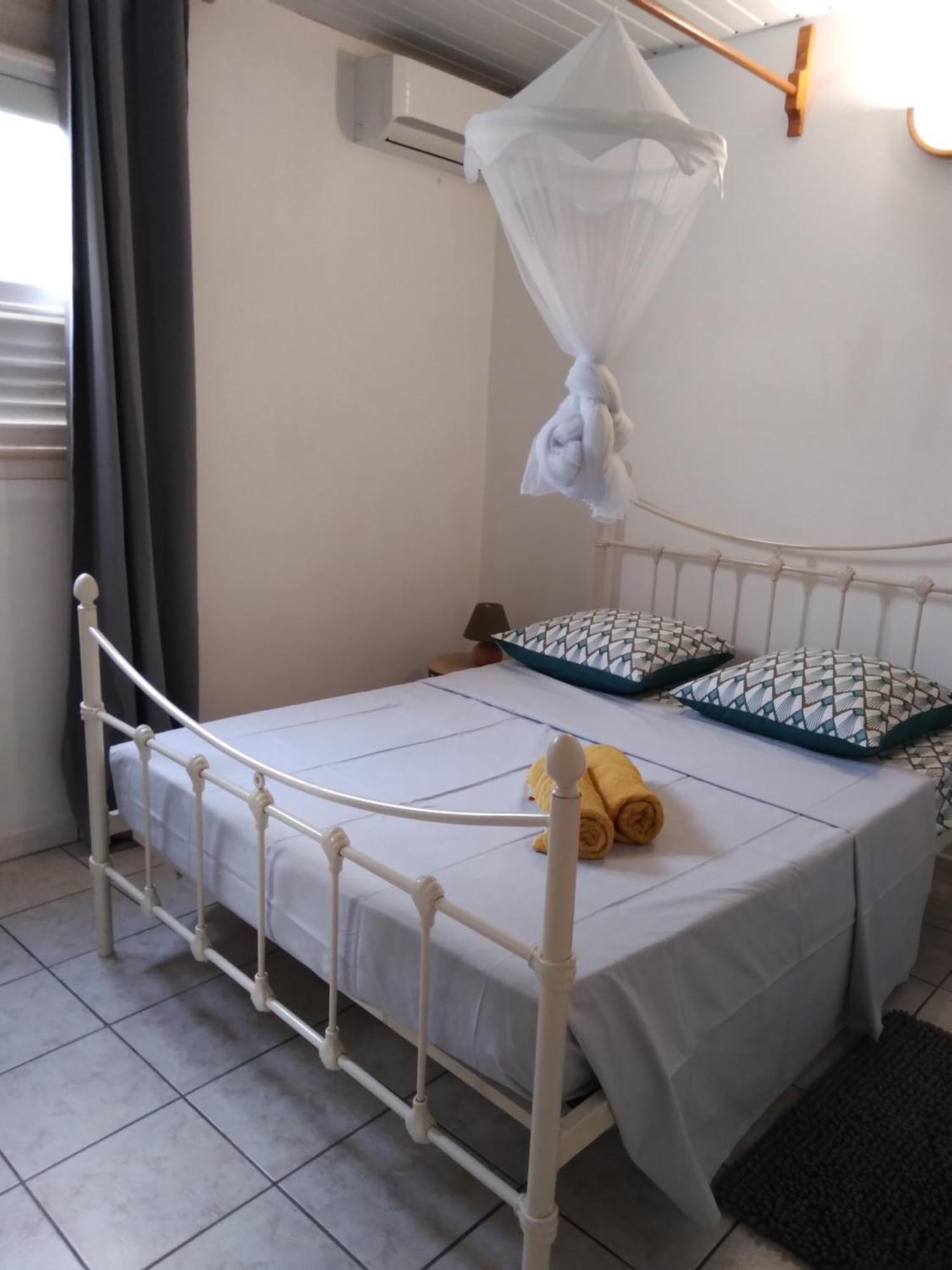 르 카르베 F2 Rez De Jardin Carbet 아파트 외부 사진